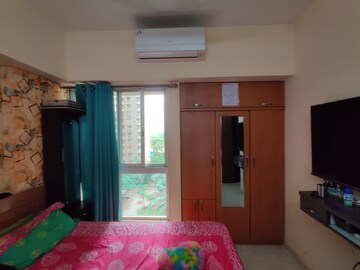 Bedroom in 1.5 BHK Apartment at Lodha Amara, Kolshet Road – for Sale
