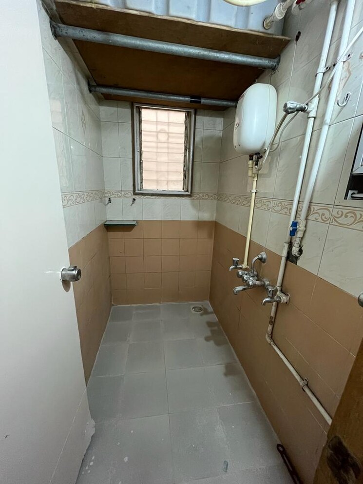 Bathroom, mahalaxmi-vihar 2 Bedroom 1100 Sq.Ft. Apartment In Vishrantwadi Pune 7375157