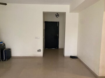 Room in 3 BHK Apartment at CHD Avenue 71, Sector 71 – for Sale