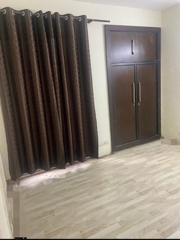 Room in 3 BHK Apartment at CHD Avenue 71, Sector 71 – for Sale