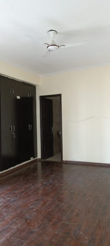 Room in 2 BHK Apartment at Supertech Ecovillage II, Sector 16b Greater Noida – for Sale