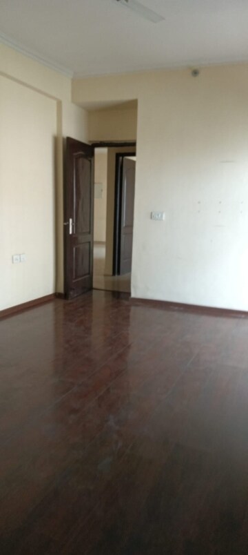 Room in 2 BHK Apartment at Supertech Ecovillage II, Sector 16b Greater Noida – for Sale