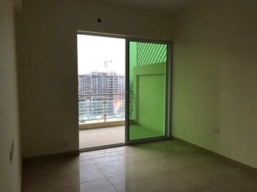 Room in 3.5 BHK Apartment at Gaur Saundaryam, Tech Zone 4 Greater Noida – for Sale