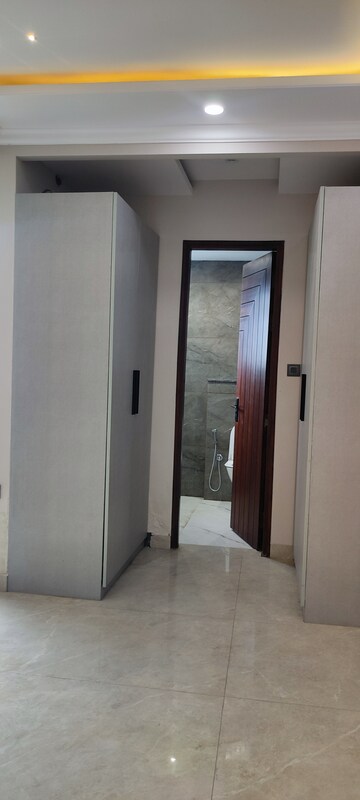 Building Lobby in 4 BHK Builder Floor at Sector 85 – for Sale