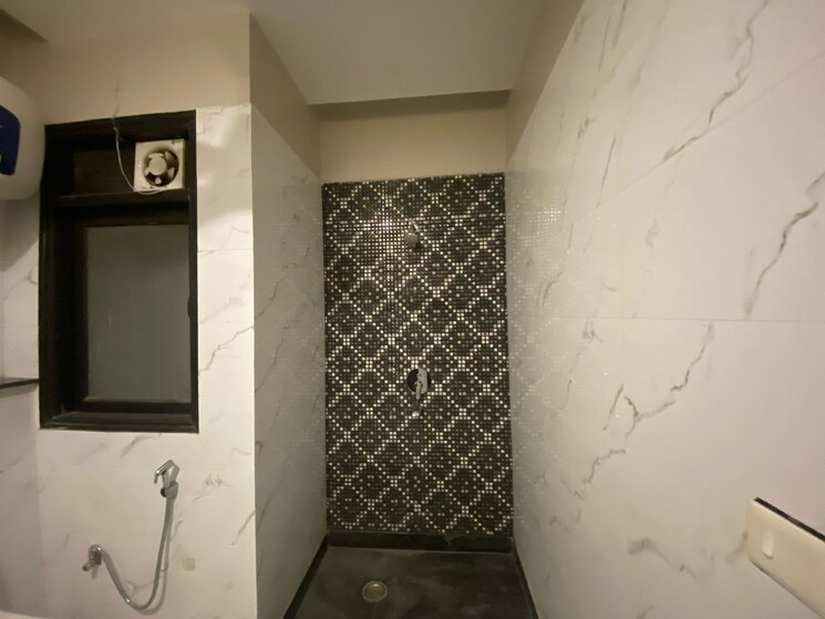 Bathroom, bptp-parkland 3 Bedroom 250 Sq.Yd. Builder Floor In Sector 75 Faridabad 7375492