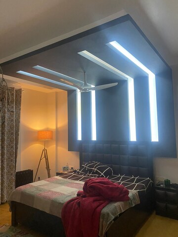 Living Room in 3 BHK Builder Floor at BPTP Parkland, Sector 75 – for Sale