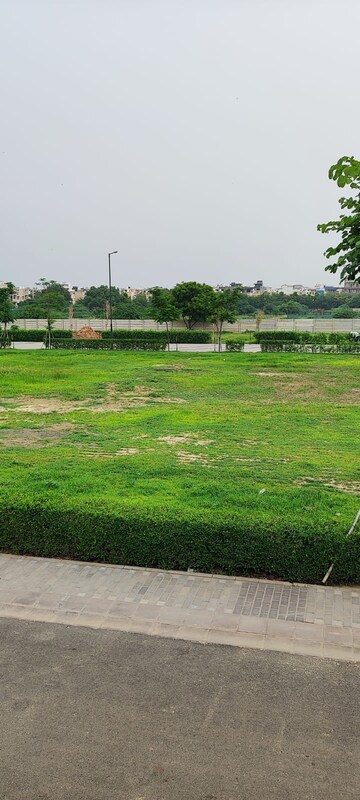  Plot – Garden View at BPTP District 3, Sector 85 - for Sale