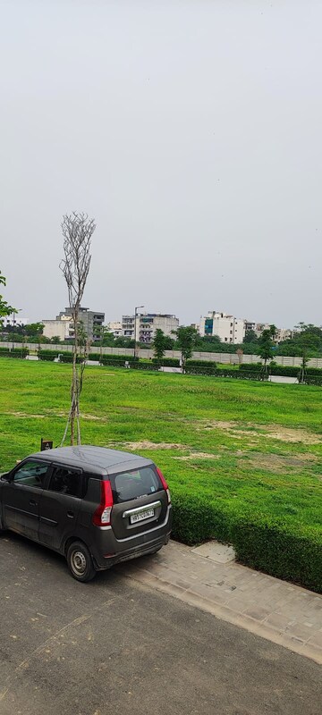  Plot – Garden View at BPTP District 3, Sector 85 - for Sale