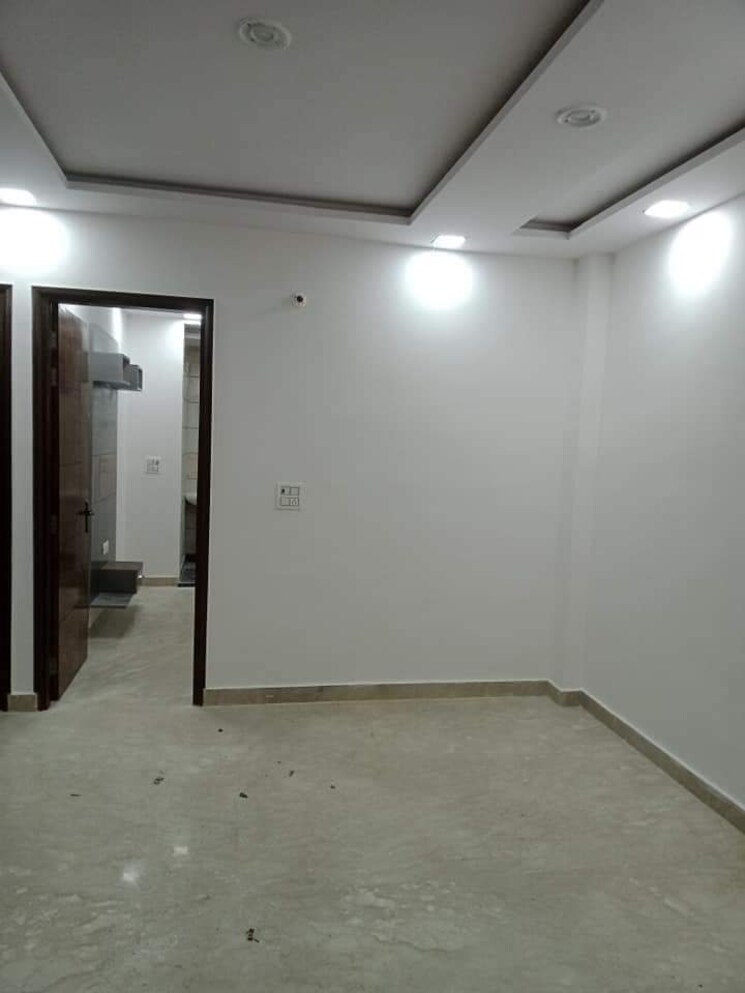 Room, burari 3 Bedroom 100 Sq.Yd. Builder Floor In Burari Delhi 7375643