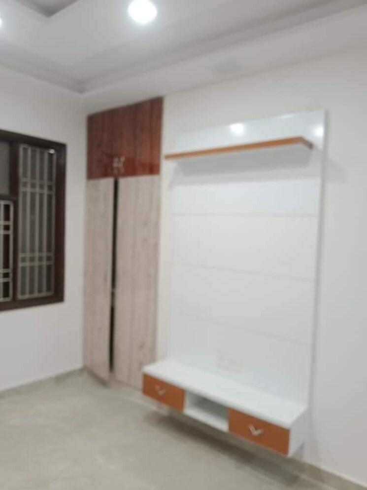 Room, burari 3 Bedroom 100 Sq.Yd. Builder Floor In Burari Delhi 7375643