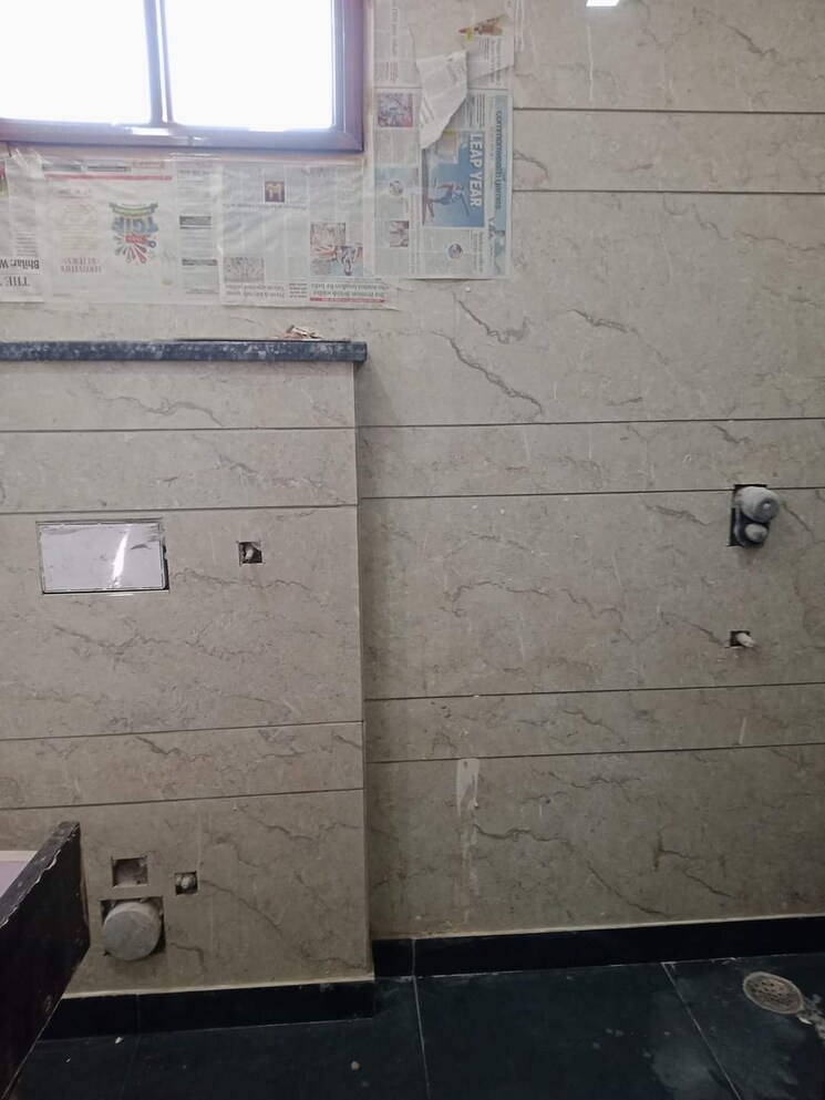 Bathroom, burari 3 Bedroom 100 Sq.Yd. Builder Floor In Burari Delhi 7375643