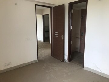 Room in 2 BHK Apartment at Ramprastha City The Edge Towers, Sector 37d – for Sale