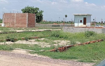 Plot For Sale in Bhopani Village