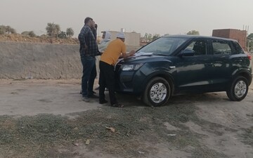 Plot For Sale in Bhopani Village