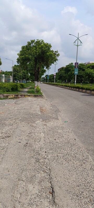Plot Area in  Plot at Ansal Sushant Golf city, Sushant Golf City – for Sale