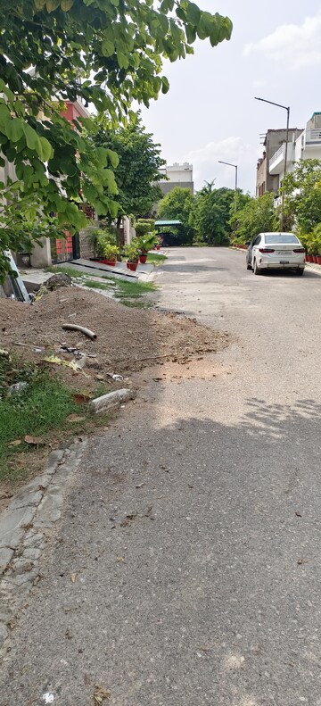  Plot – Exterior View View at Ansal Sushant Golf city, Sushant Golf City - for Sale