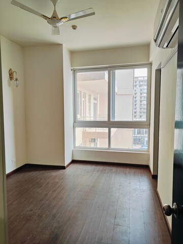 Room in 2 BHK Apartment at Signature Solera Apartment, Sector 107 – for Sale