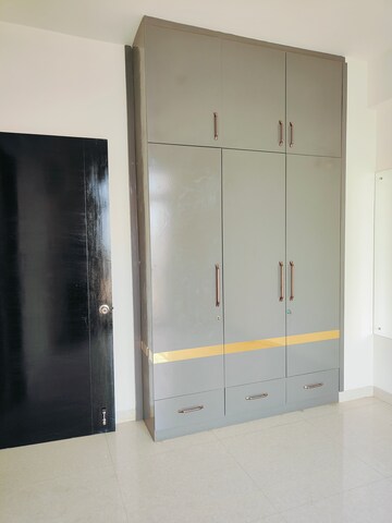 Room in 2 BHK Apartment at Signature Solera Apartment, Sector 107 – for Sale