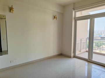 Room in 2 BHK Apartment at Signature Solera Apartment, Sector 107 – for Sale