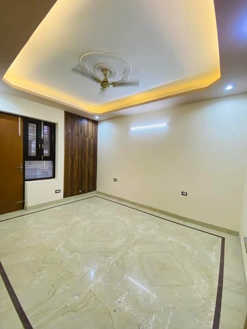 Bedroom in 4 BHK Builder Floor at Green Fields Colony – for Sale