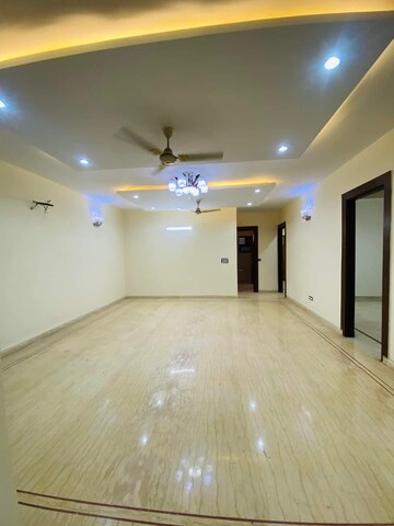 Living Room in 4 BHK Builder Floor at Green Fields Colony – for Sale
