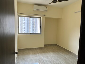 Room in 2 BHK Apartment at Lodha Luxuria Priva, Majiwada – for Sale
