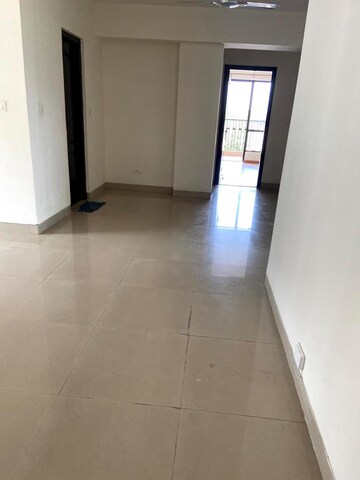 Room in 2.5 BHK Apartment at Le Solitairian City, Sector 25 Yamuna Expressway – for Sale