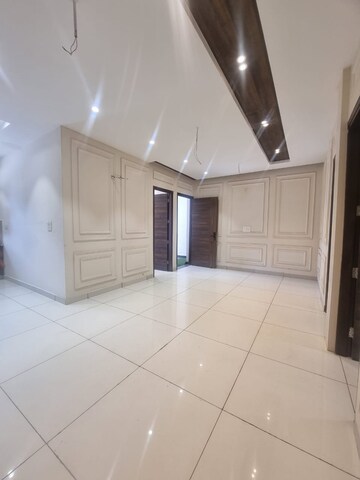Room in 3 BHK Builder Floor at Sector 123 – for Sale