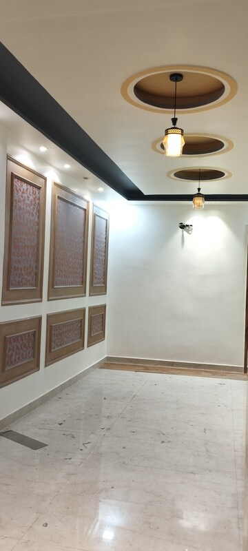 Room in 2.5 BHK Builder Floor at Shastri Nagar – for Sale