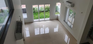 Room in 3 BHK Apartment at Kumar Palmspring Towers, Undri – for Sale