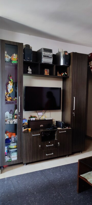 Furnished Amenities in 2.5 BHK Apartment at Omaxe New Heights, Sector 78 – for Sale