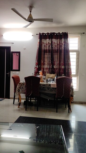 Furnished Amenities in 2.5 BHK Apartment at Omaxe New Heights, Sector 78 – for Sale