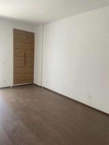 Room in 3 BHK Apartment at SS The Leaf, Sector 85 – for Sale
