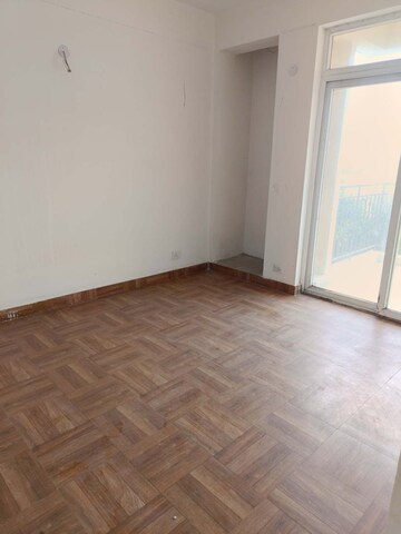 Room in 2 BHK Apartment at KLJ Platinum Heights, Sector 77 – for Sale