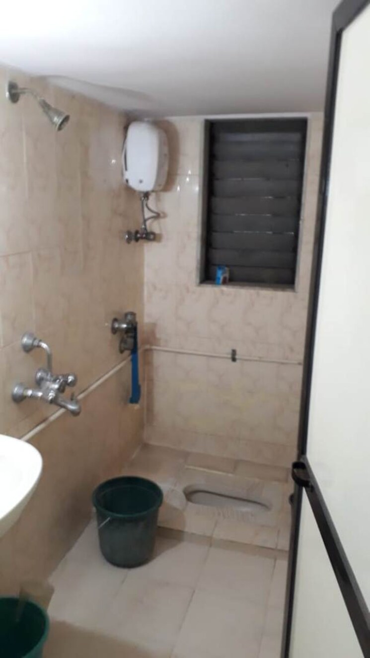 Bathroom, aditya-chs-mulund 1 Bedroom 550 Sq.Ft. Apartment In Mulund East Mumbai 7378160