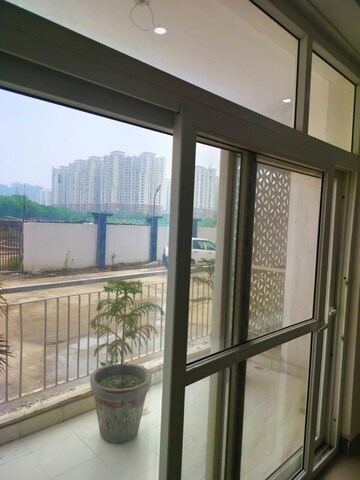 Room in 2 BHK Apartment at AVS Orchard, Sector 77 – for Sale