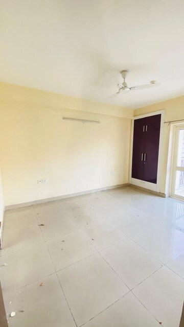 Room in 2 BHK Apartment at Panchsheel Greens II, Sector 16 Greater Noida – for Sale