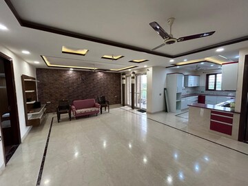 Parking in 3 BHK Builder Floor at Sector 21c – for Sale