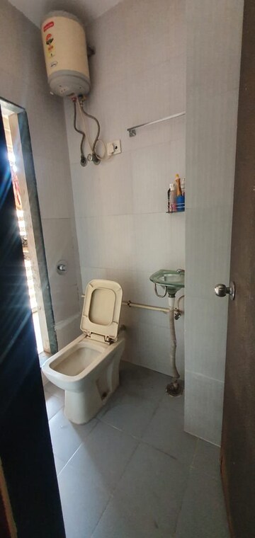 Bathroom in 3 BHK Apartment at Geetanjali Heights, Seawoods – for Sale