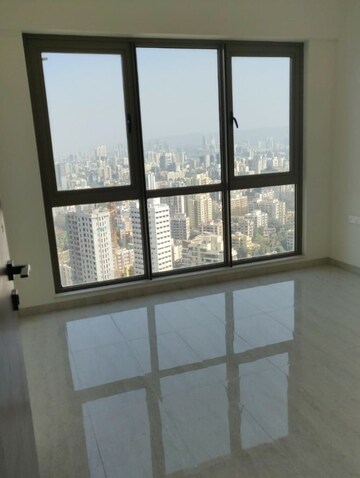 Room in 3 BHK Apartment at Kalpataru Radiance, Goregaon West – for Sale