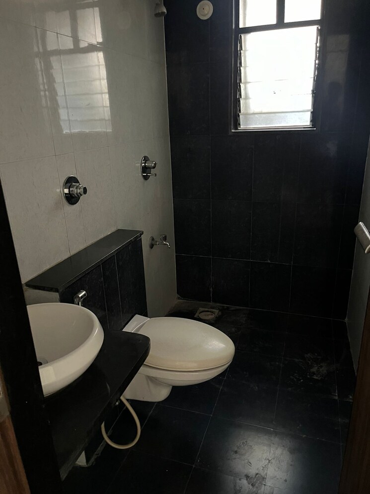 Bathroom, pride-park-springs 3 Bedroom 1360 Sq.Ft. Apartment In Dhanori Pune 7378727