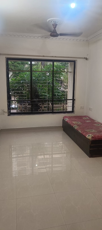 Room in 1 BHK Apartment at Lokhandwala Infrastructure Spring Leaf, Kandivali East – for Sale