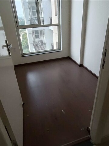 Room in 2.5 BHK Apartment at Imperia Esfera, Sector 37c – for Sale