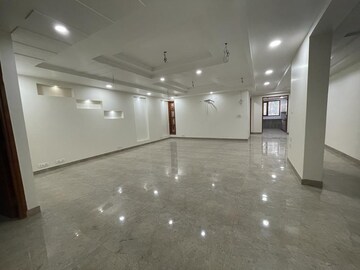 Room in 3 BHK Apartment at Vasant Kunj – for Sale