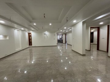 Room in 3 BHK Apartment at Vasant Kunj – for Sale
