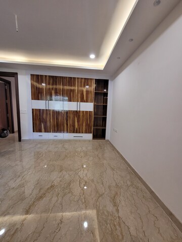 Room in 4 BHK Builder Floor at Vivek Vihar Phase 1 – for Sale