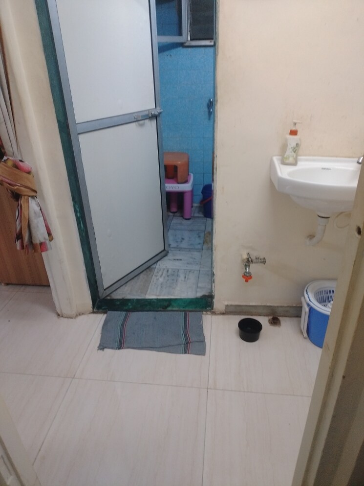 Bathroom, ashok-vatika-andheri 1 Bedroom 550 Sq.Ft. Apartment In Andheri East Mumbai 7379555