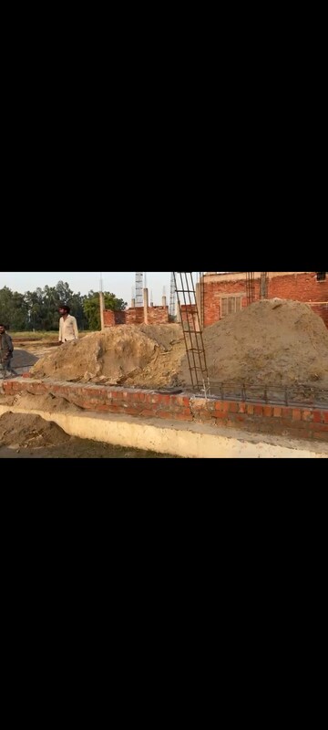 Swimming Pool in 2 BHK Independent House at Kisan Path – for Sale