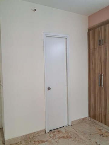 Room in 2 BHK Apartment at SKA Metro Ville, Eta Ii Greater Noida – for Sale