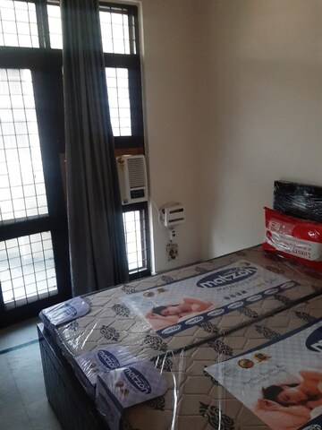 Bedroom in 3 BHK Builder Floor at Palam Vyapar Kendra, Sector 2 – for Sale